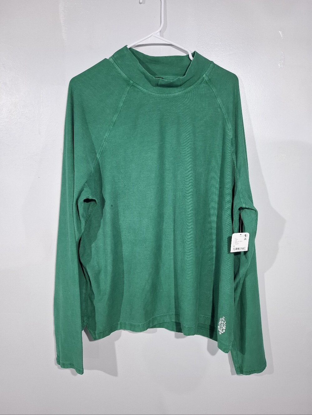 Free People Movement Restoration Layer Green Washed NWT Relaxed Fit Top Sz M - Picture 3 of 16